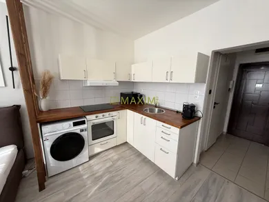 Na predaj 1-izbový byt, 22 m², Bratislava-Staré Mesto, Záhradnícka