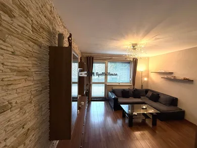 Na predaj 2-izbový byt, 61 m², Stupava, Cementárenská
