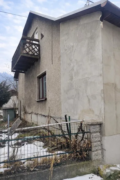 Na predaj 9-izbový dom, 200 m², Čadca