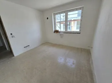 Na predaj 3-izbový byt, 60 m², Hôrky, Družstevná