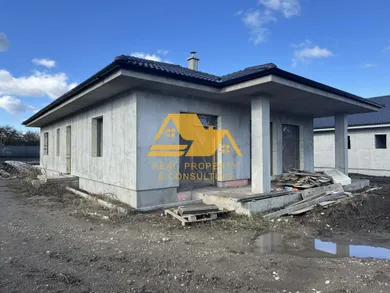 Domy na sprzedaż, 4-pokojowe, Nové Zámky · €359 900
