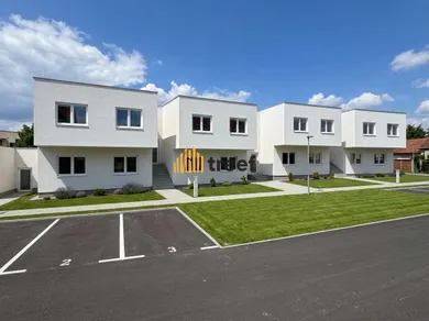 Byty na predaj 4-izbový, Hlohovec · €159 000