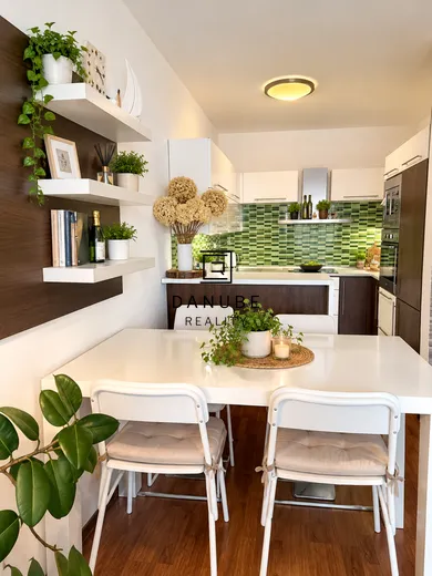 Na predaj 3-izbový byt, 85 m², Bratislava-Nové Mesto, Tomášikova