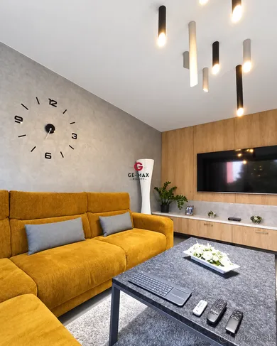 Na predaj 3-izbový byt, 68 m², Michalovce, Štefánikova