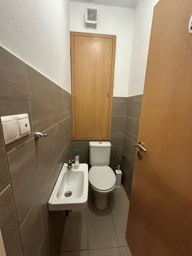Na prenájom komerčné, 83 m², Prievidza, G. Švéniho