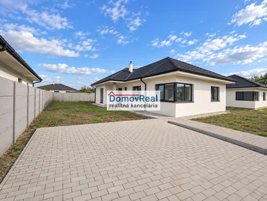 Na predaj 4-izbový dom, 127 m², Dunajská Streda, Gyulu Szabóa