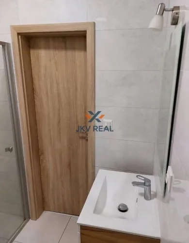 Na predaj 2-izbový byt, 51 m², Trenčín, saratovska