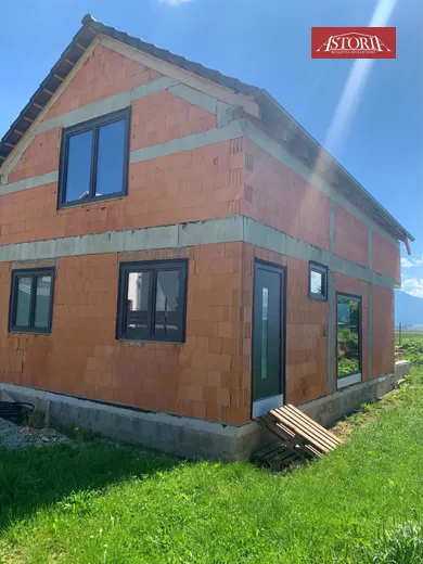 Na predaj 4-izbový dom, 130 m², Slovany, Slepá
