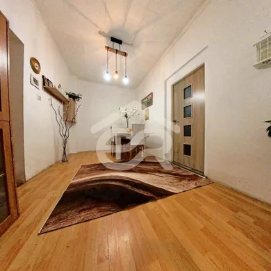 Na predaj 3-izbový dom, 98 m², Vráble, Nám. Kpt. Nálepku