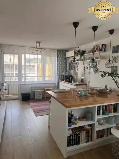 Byty na predaj 3-izbový, Nová Baňa · €148 000
