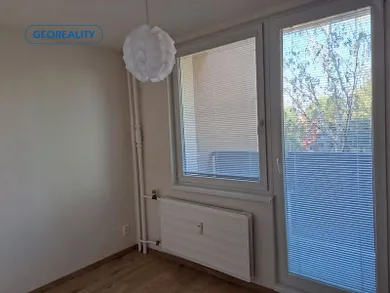 Na prenájom 3-izbový byt, 62 m², Levice, Tekovská ul.