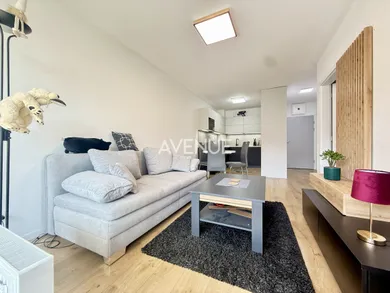 Na predaj 2-izbový byt, 43 m², Bratislava-Petržalka, Topoľčianska