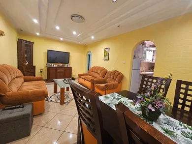 Na predaj 3-izbový byt, 83 m², Levice