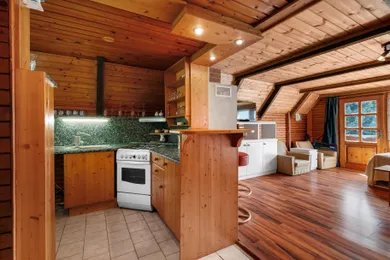 Na predaj 4-izbový dom, 68 m², Pezinok, Leitne