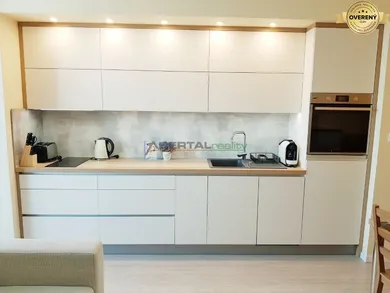 Na prenájom 1-izbový byt, 47 m², Bratislava-Ružinov, Trnavská cesta
