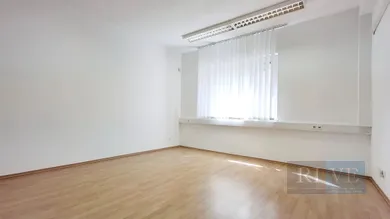 Na prenájom 3-izbový byt, Bratislava-Ružinov, Tomášikova