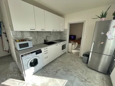 Na prenájom 1-izbový byt, 34 m², Nové Mesto nad Váhom, Dibrovova