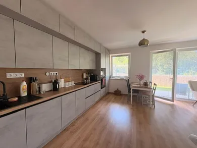 Byty na prenájom 3-izbový, Bratislava-Nové Mesto · €950
