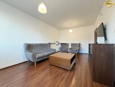 Na predaj 2-izbový byt, 67 m², Levice