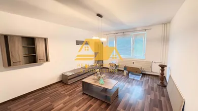 Na predaj 3-izbový byt, 78 m², Nové Zámky, Juh