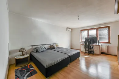 Na predaj 7-izbový dom, 350 m², Čaňa, Lesná
