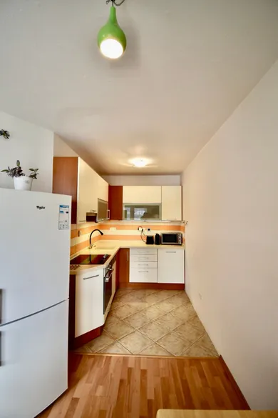 Na predaj 2-izbový byt, 54 m², Bratislava-Dúbravka, Agátová