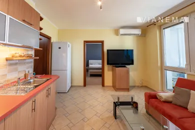 Na predaj 2-izbový byt, 42 m², Bratislava-Petržalka, Topolčianska