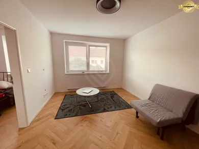 Na predaj 4-izbový byt, 73 m², Bratislava-Nové Mesto, Teplická