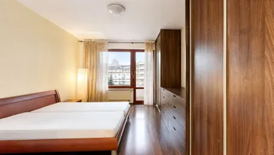 Na prenájom 3-izbový byt, 86 m², Bratislava-Ružinov, Kvačalova