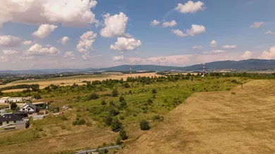 Na predaj pozemok, Bidovce