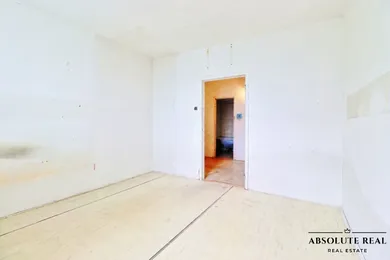 Na predaj 4-izbový byt, 77 m², Bratislava-Dúbravka, Fedákova
