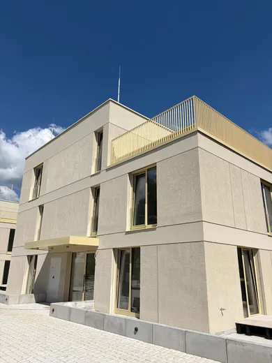 Mieszkania na sprzedaż, 4-pokojowe, Banská Bystrica · €389 900