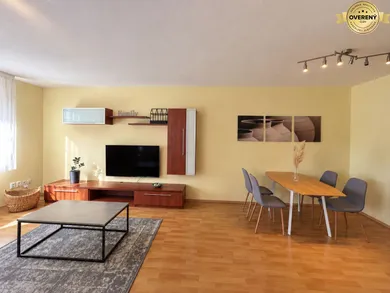 Na predaj 3-izbový byt, 92 m², Bratislava-Ružinov, Na križovatkách