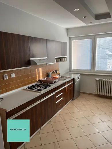 Na predaj 5-izbový dom, 449 m², Malženice