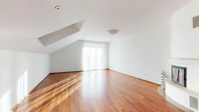 Byty na prenájom 4-izbový, Bratislava-Staré Mesto · €1 900