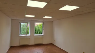 Komerčné priestory na prenájom, Senec · €350