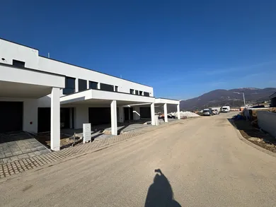 Domy na sprzedaż, 5-pokojowe, Banská Bystrica · €690 000