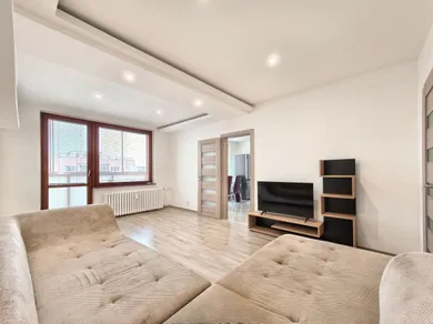 Mieszkania na wynajem, 3-pokojowe, Košice-Juh · €850