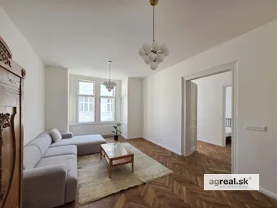 Byty na prenájom 2-izbový, Bratislava-Staré Mesto · €1 000