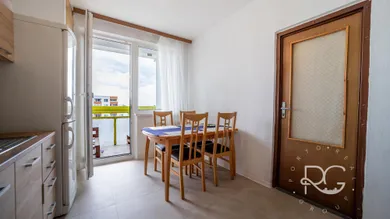 Na prenájom 3-izbový byt, 71 m², Bratislava-Nové Mesto, Nobelova