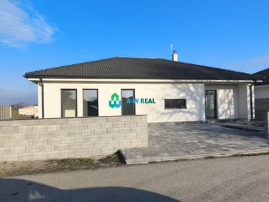 Domy na sprzedaż, Michal na Ostrove · €275 000