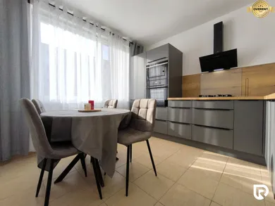 Byty na prenájom 2-izbový, Pezinok · €550
