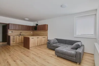 Квартири в оренду, 1-кімнатні, Pezinok · €570