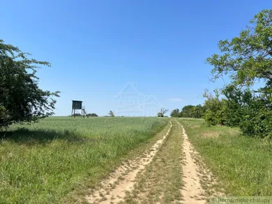 Na predaj pozemok, Bernolákovo