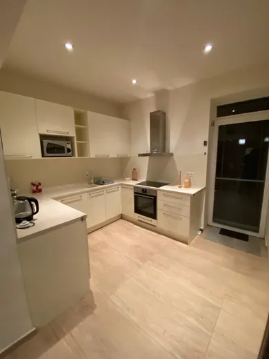 Na prenájom 4-izbový byt, 214 m², Bratislava-Staré Mesto
