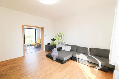Na predaj 1-izbový dom, 214 m², Bratislava-Rača, Oblačná