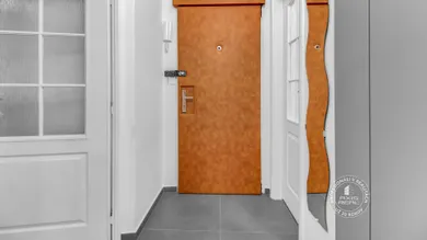 Na prenájom 2-izbový byt, 44 m², Bratislava-Ružinov, Mesačná