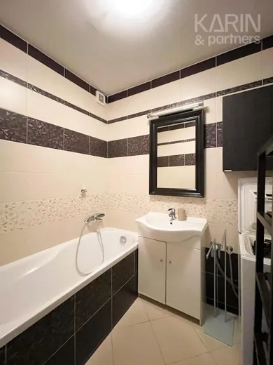 Na prenájom 2-izbový byt, 56 m², Bratislava-Nové Mesto, Sibírska