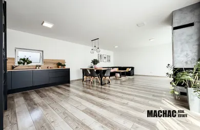 Na predaj 4-izbový dom, 180 m², Špačince, Jozefa Strečanského