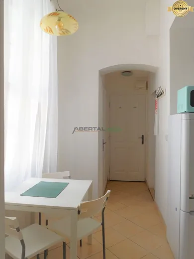 Na predaj 1-izbový byt, 36 m², Bratislava-Staré Mesto, Mariánska